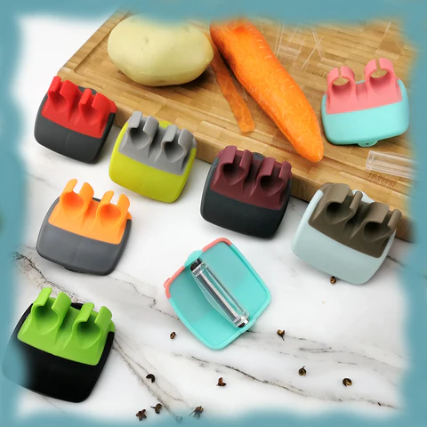 HAND VEGETABLE PEELER – Αποφλοιωτή λαχανικών χειρός 2 + 1 ΔΩΡΕΑΝ slider
