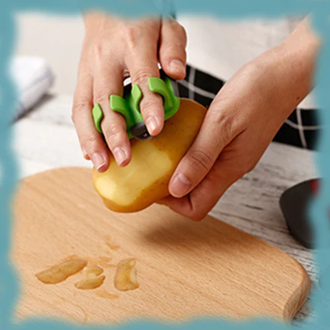 HAND VEGETABLE PEELER – Αποφλοιωτή λαχανικών χειρός 2 + 1 ΔΩΡΕΑΝ slider